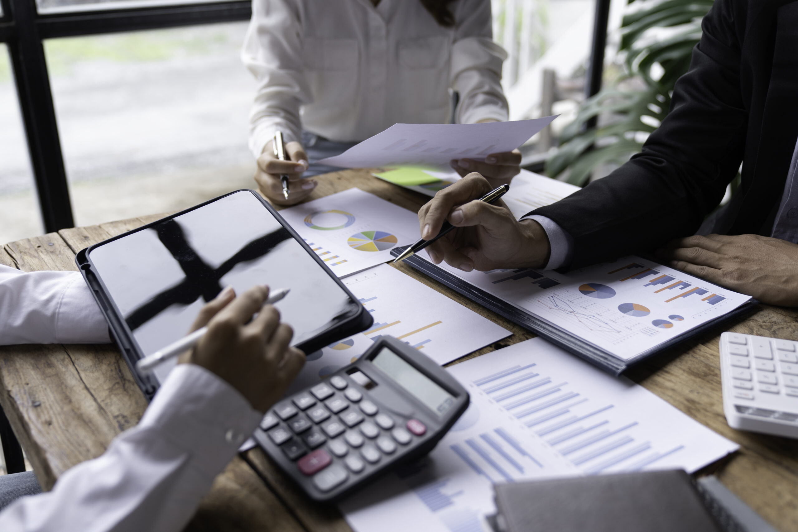 business-people-meeting-in-the-office-calculate-th-2023-11-27-05-24-02-utc